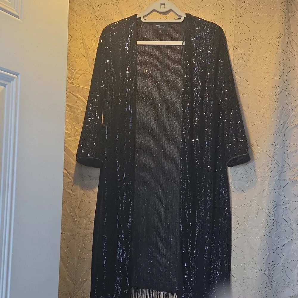 RONNI NICOLE Studio Black Sequin Cape( NEW No Tag) Sz L. - Picture 1 of 8